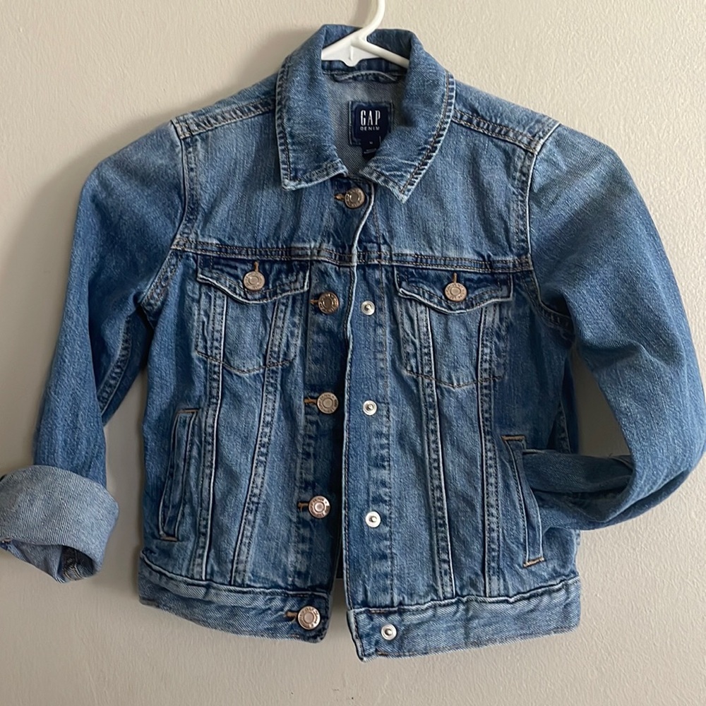 Girls Gap denim jacket. Like New!